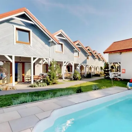 Stunning In With Heated Swimming Pool * Karwia