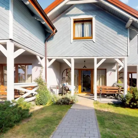 Awesome In With Outdoor Swimming Pool Hébergement de vacances Karwia